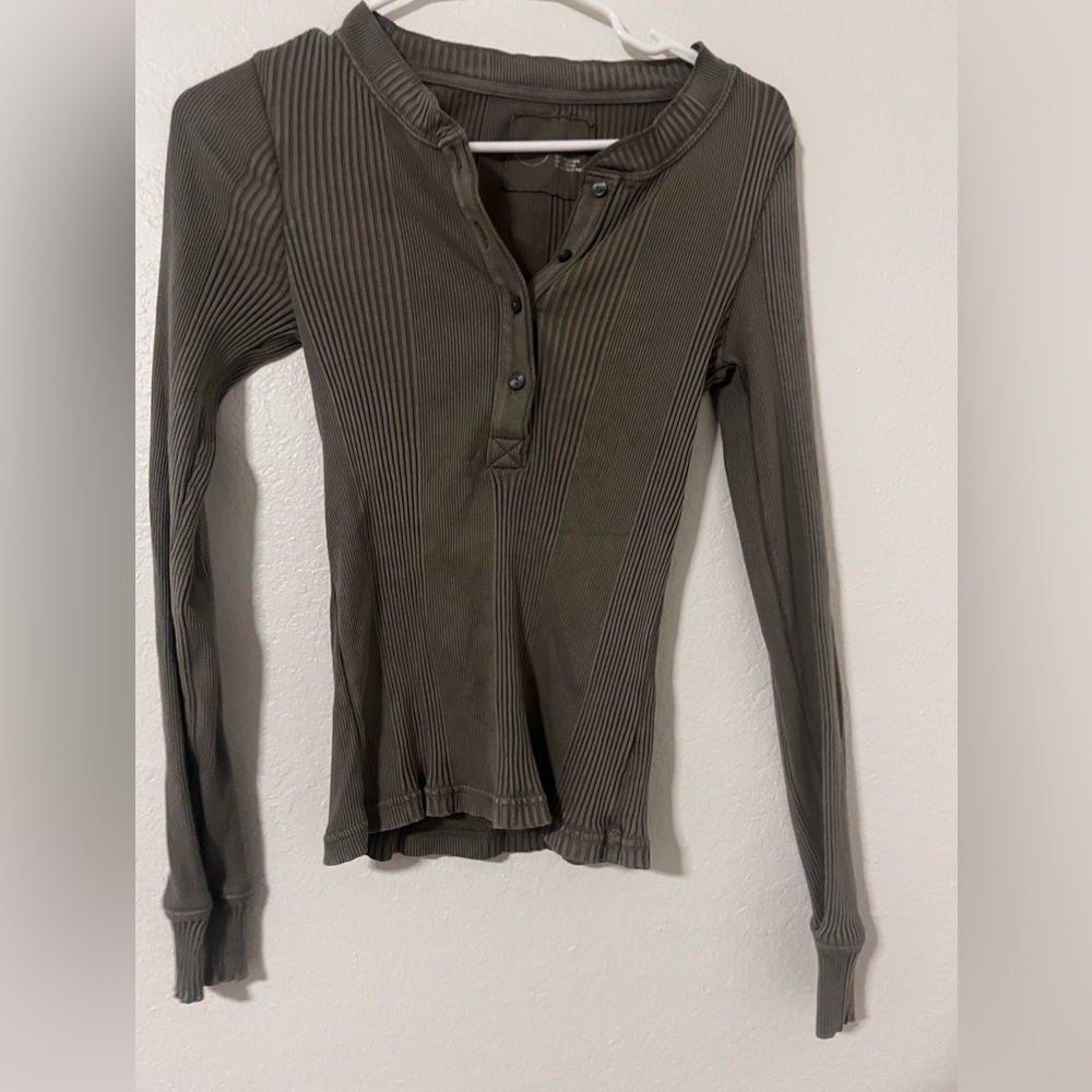 Aerie green Henley